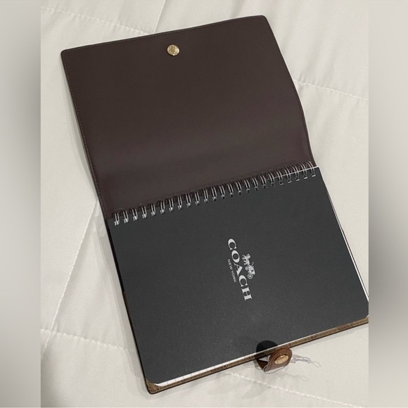COACH notebook with Elegant Canvas and Leather Cover - Picture 2 of 12